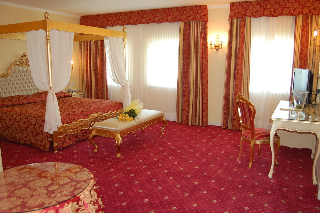 Hotel Motel Gold Calcinate Δωμάτιο φωτογραφία