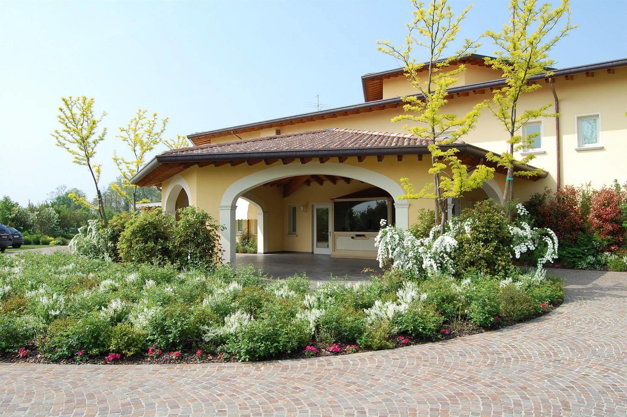 Hotel Motel Gold Calcinate Εξωτερικό φωτογραφία
