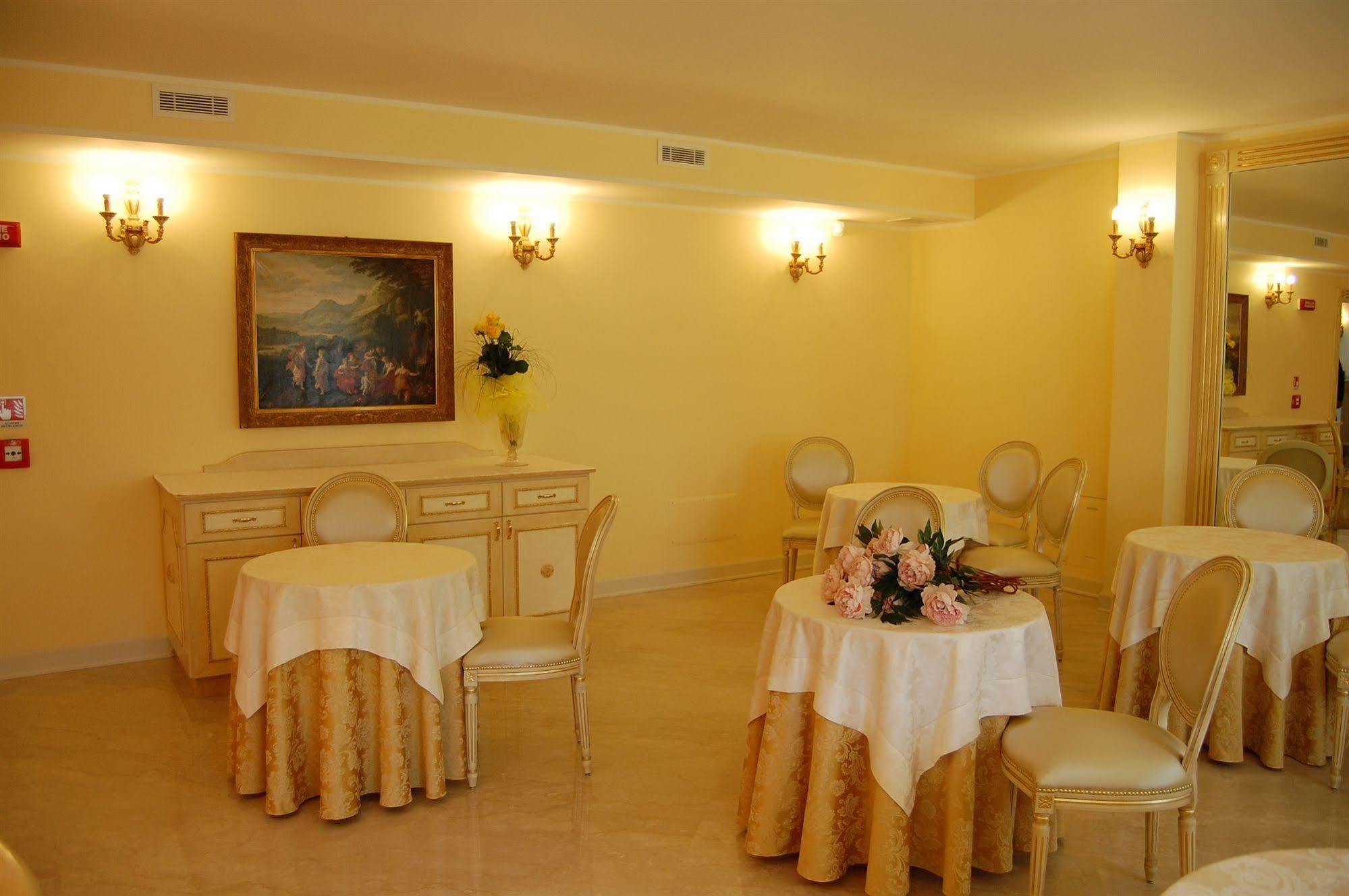 Hotel Motel Gold Calcinate Εξωτερικό φωτογραφία