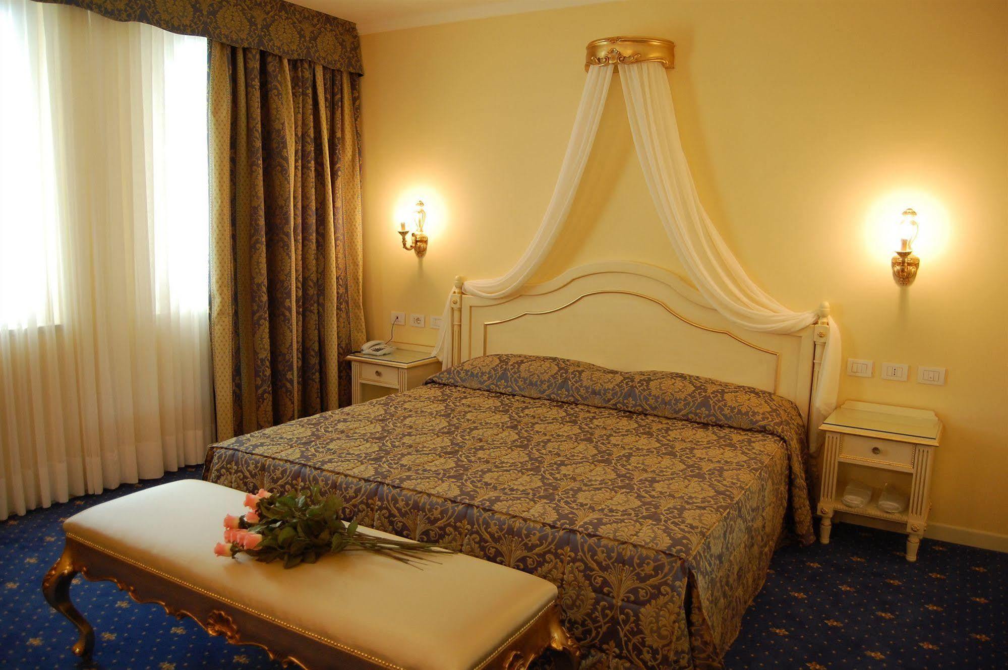 Hotel Motel Gold Calcinate Εξωτερικό φωτογραφία