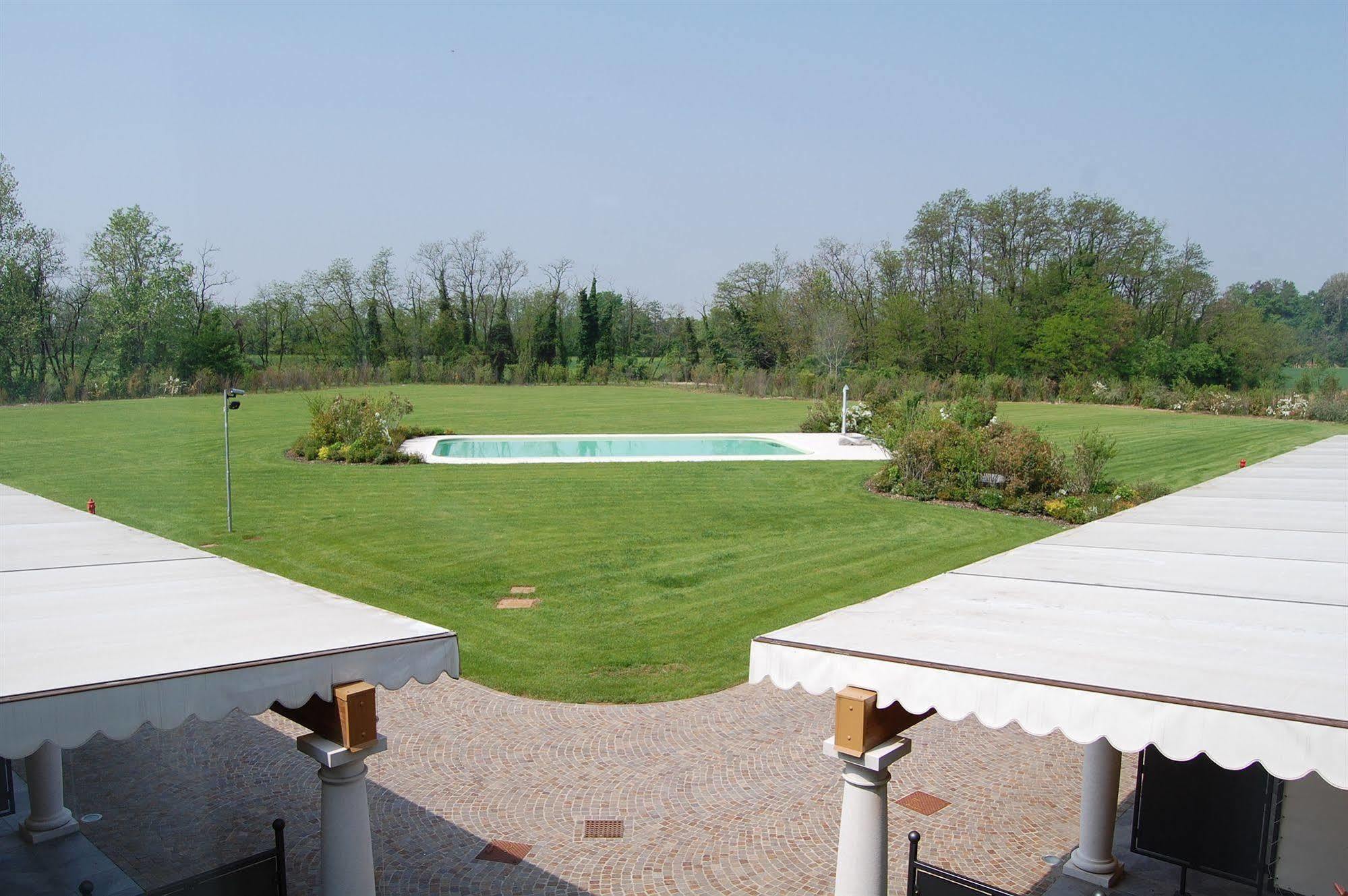 Hotel Motel Gold Calcinate Εξωτερικό φωτογραφία