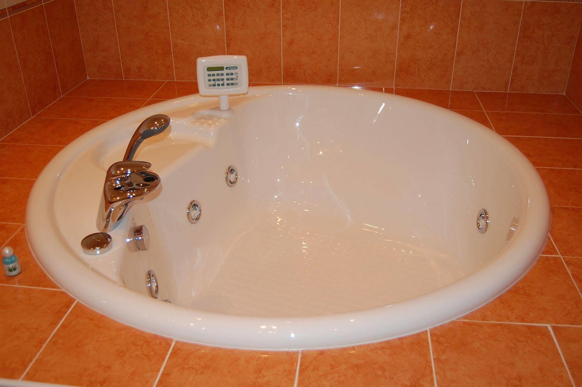 Hotel Motel Gold Calcinate Εξωτερικό φωτογραφία