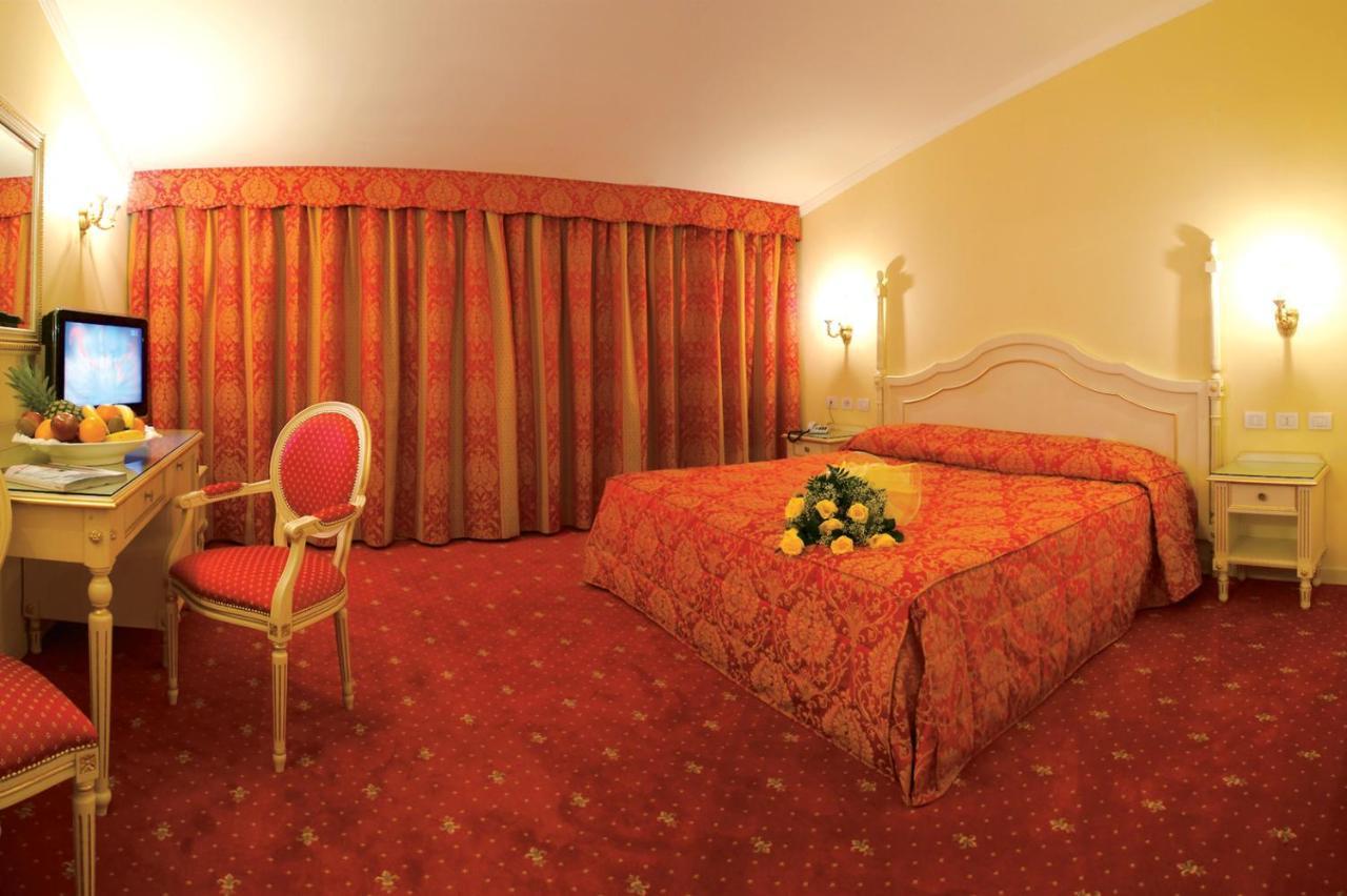 Hotel Motel Gold Calcinate Εξωτερικό φωτογραφία